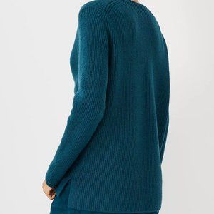 Ann Taylor Ribbed V-Neck sweater NWT size XXL